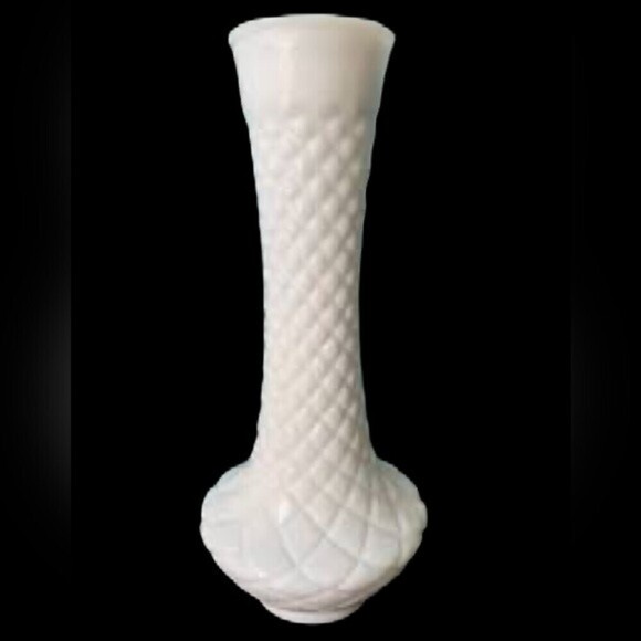 Vintage Milk Glass Diamond Quilt Shape Flower Vases Set 3 - Picture 2 of 3